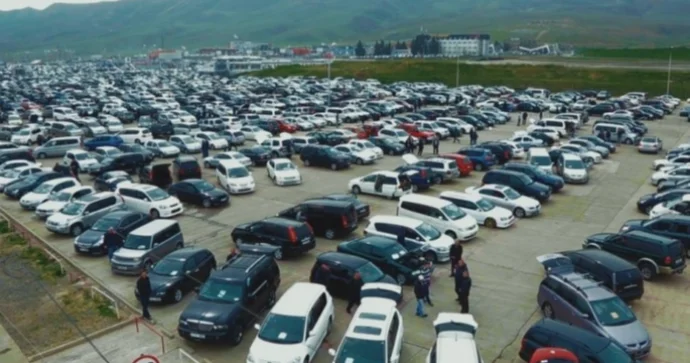 İkinci əl avtomobil bazarında satışlar azalıb RƏSMİ FOTO