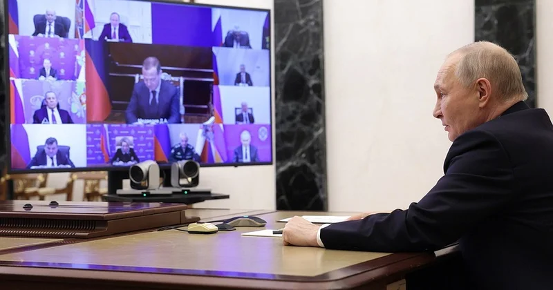 Путин проведет оперативное совещание с Совбезом РФ на фоне визита в Китай