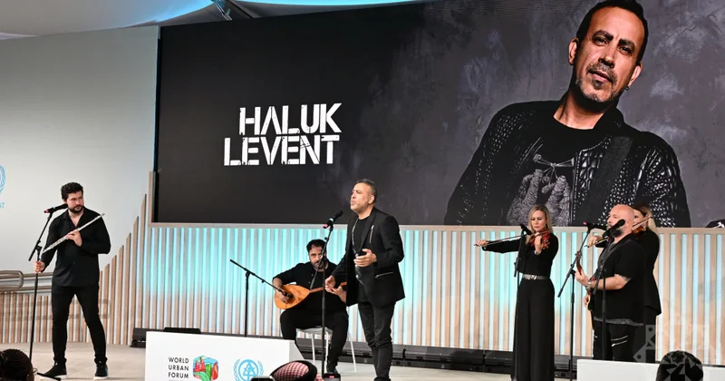 Турецкий певец Халук Левент выступил на WUF13