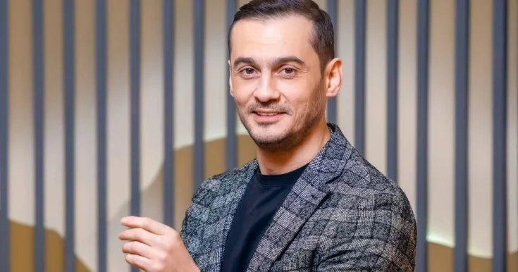 Emil Bədəlov villa tikdirir