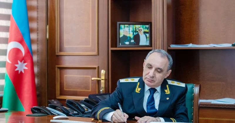 Baş Prokuror əmrlər imzalayıb