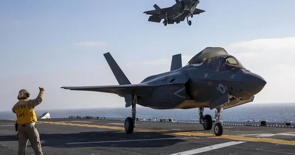 Воздушный капкан для Тегерана: США перебросили в Израиль F 22