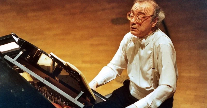 Dünyanın ən görkəmli pianoçularından biri vəfat edib