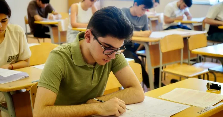 İmtahan nəticələri açıqlandı 5 nəfər 400 bal topladı SİYAHI