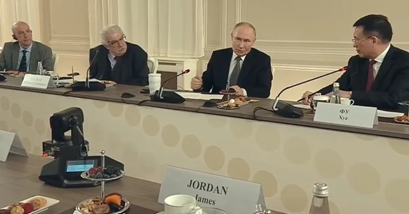 Putin Zelenski ilə görüşün mümkünlüyünü istisna etməyib
