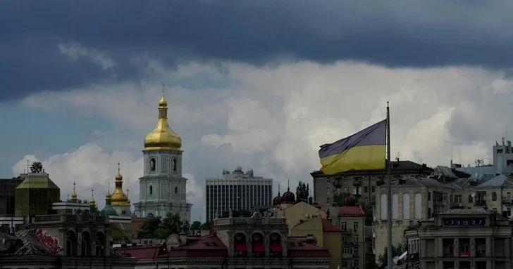 Украина вводит множественное гражданство: как новый закон поможет миллионам беженцев