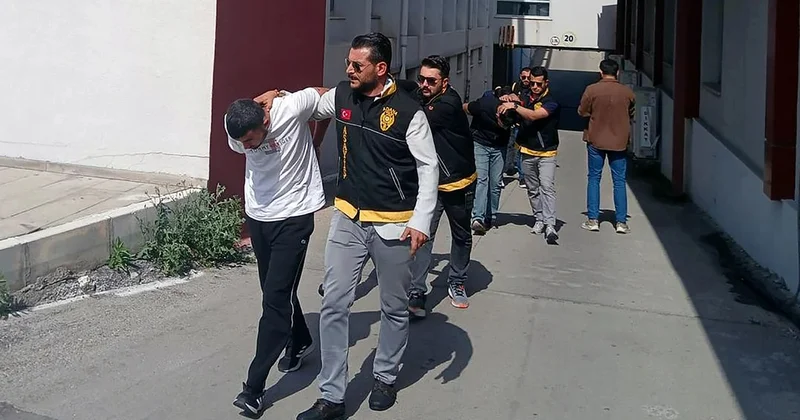 Qapıda gözləyən şəxsi düşməni zənn edərək səhvən ÖLDÜRDÜ