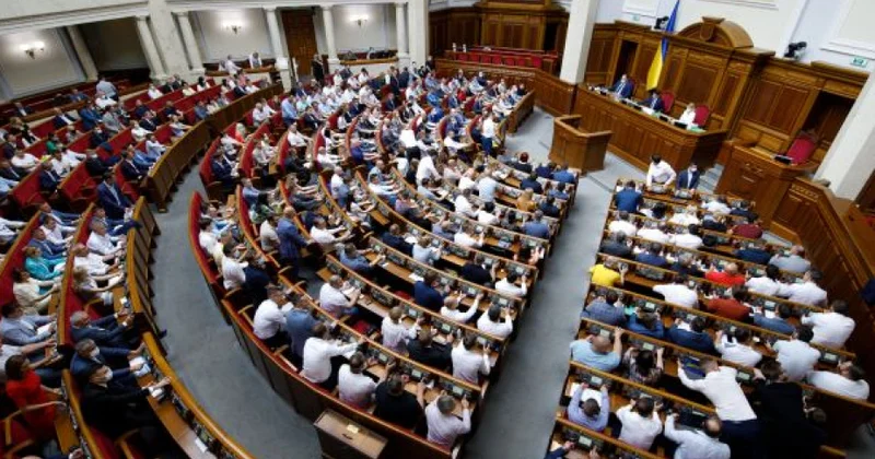 Ukrayna Ali Radası çoxsaylı vətəndaşlıq haqqında qanunu dəstəkləyib