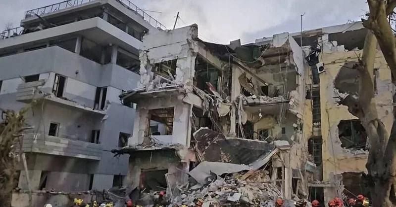 İranın zərbələri nəticəsində bir gecədə 90 dan çox insan yaralandı