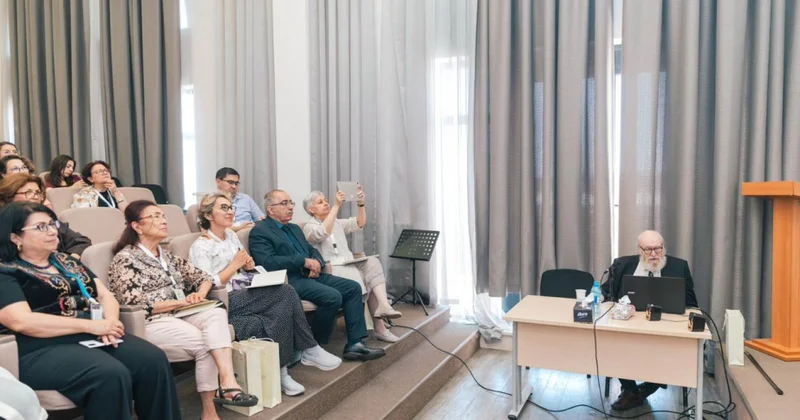 Bakıda dünyaşöhrətli musiqişünasın mühazirəsi dinlənilib