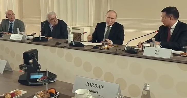 Президент РФ не исключил возможность личной встречи с Володимиром Зеленским