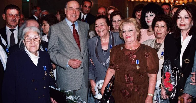 HEYDƏR ƏLİYEVİN OXUNMASINI UMDUĞU TƏBRİK MƏKTUBU Rafael Hüseynov yazır