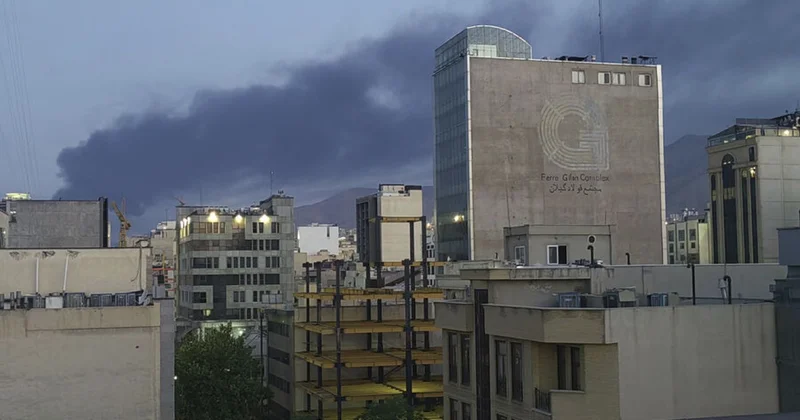 İsrail Xameneinin bunkerinin yerləşdiyi bölgəni bombalayır YENİLƏNİB