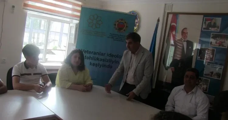 Bakı Peşə liseyində şagirdlərlə görüş keçirildi FOTO