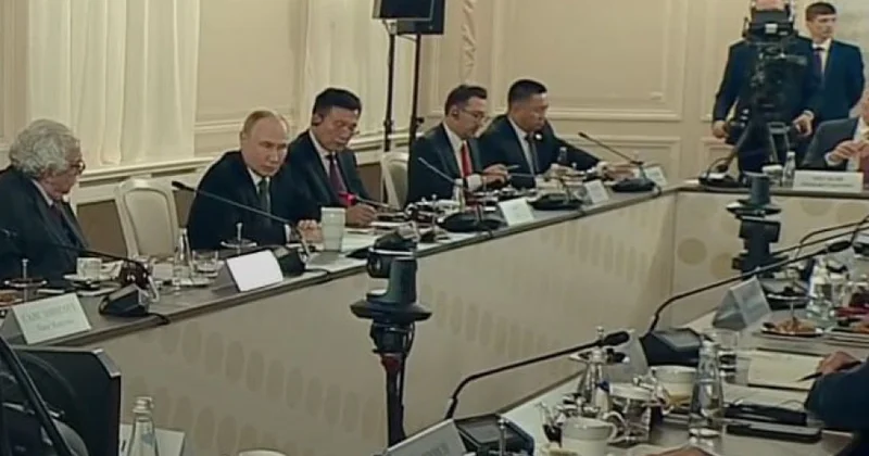 Putin İsrail və İran arasında münaqişənin dayandırılması yollarının axtarılmasına çağırış edib