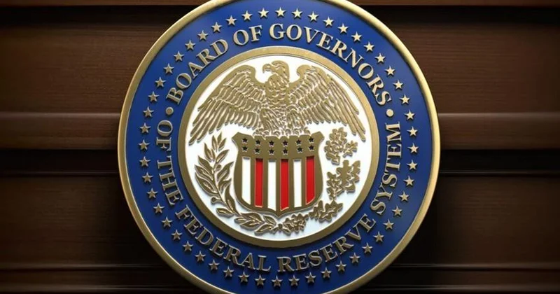 FED illik uçot dərəcəsini 4,25 4,5 % səviyyəsində saxlayıb