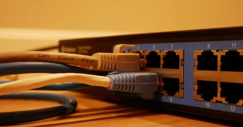 İran hakimiyyəti ölkədə internetin olmamasının səbəblərini açıqlayıb