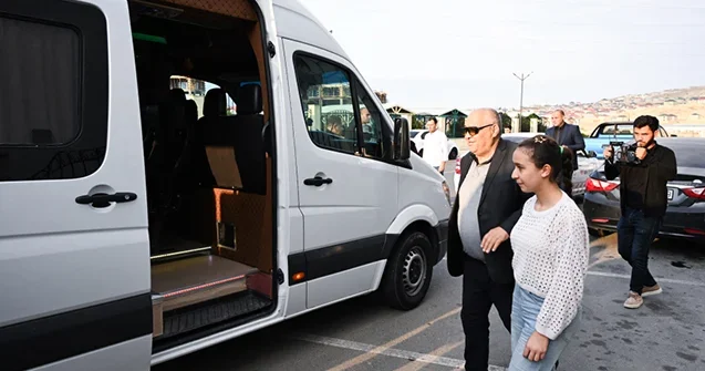 Onlar da Kəngərliyə qayıdır Fotolar