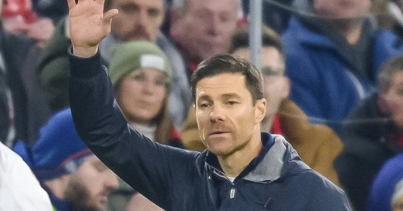 Xabi Alonso: Modriç əfsanəvi oyunçudur
