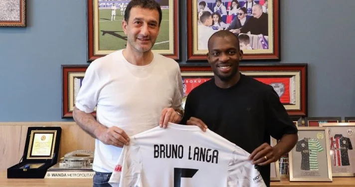 Qarabağ yeni transferi üçün 1 milyon avro ödəyib? İDDİA