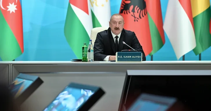Президент: Нам необходимо продолжать усилия по превращению Азербайджана в транспортный узел