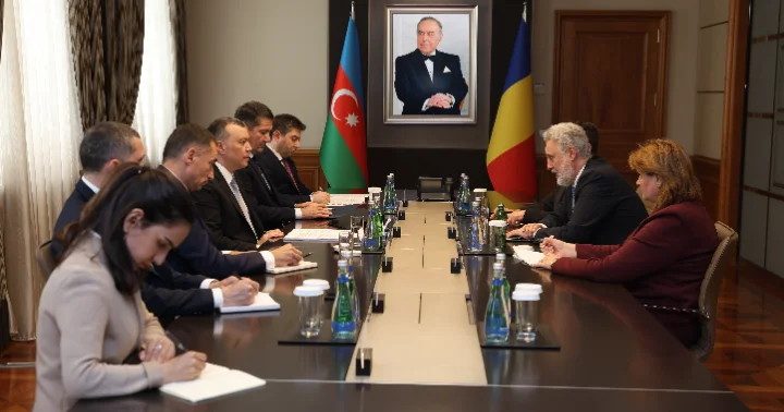 Sahil Babayev Rumıniya nümayəndə heyəti ilə tərəfdaşlıq və iqtisadi əməkdaşlıq məsələlərini müzakirə edib