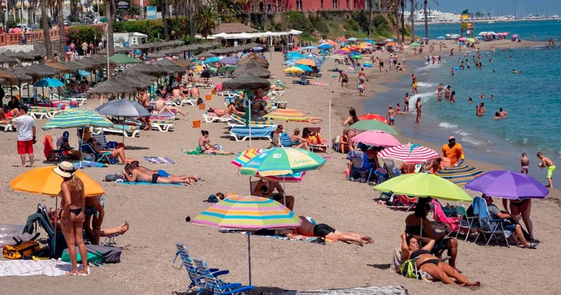 İyun üçün qeyri adi vəziyyət: Avropada turistlərə təhlükəli istilər barədə xəbərdarlıq