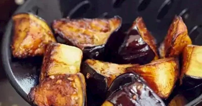 Aşpazların gizli texnikası: Badımcan qaralmadan necə qızardılır?