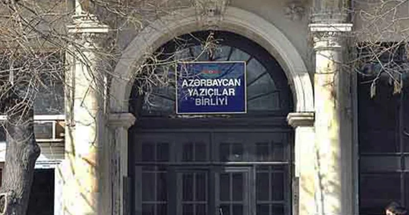 Yazıçılar Birliyinə qəbul müvəqqəti dayandırıldı Səbəb açıqlandı