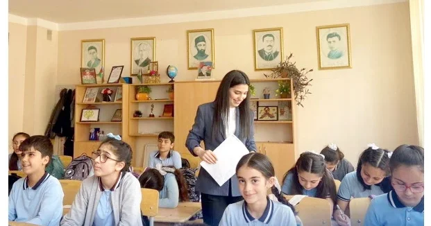 Standart forma müəllim nüfuzunu görünməmiş dərəcədə artıracaq EKSPERT