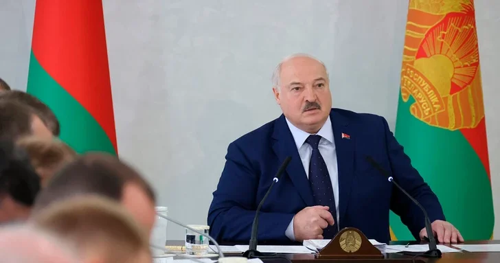 Лукашенко предупредил о последствиях провокаций после удара дроном по автобусу с детьми