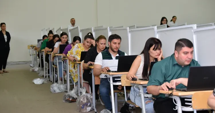 Sualları tələsik oxuyur və mexaniki səhvlərə yol verirlər Sertifikasiya imtahanı verənlərə ÇAĞIRIŞ