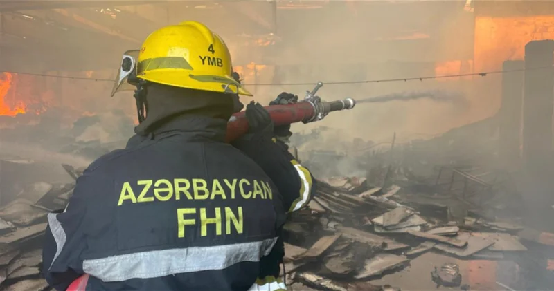 Пожар на НПЗ в Баку потушен ОБНОВЛЕНО