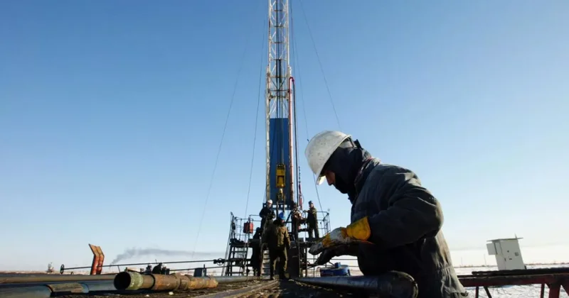 Стоимость нефти Brent упала ниже 77 доллара за баррель
