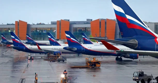 Moskva aeroportlarında xaos: PUA hücumundan 520 dən çox reys təxirə salındı VİDEO
