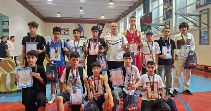 Rüfət Aslanovun yetirmələri Sumqayıtda 17 medal qazandı (FOTO)