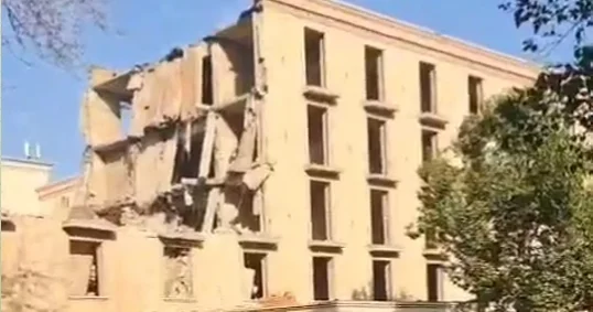В Баку сносят отель Нахчыван