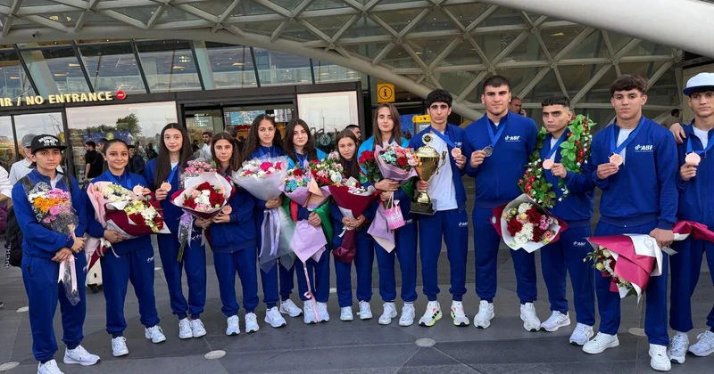 Milli Bakıya qayıtdı