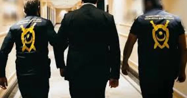 Azərbaycanda 10 korrupsioner cinayət başında saxlanılıb