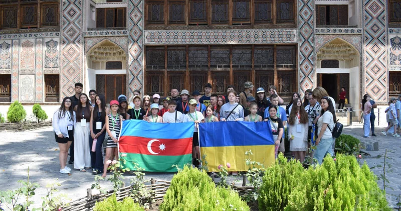 Украинские дети ознакомились с историческими местами и достопримечательностями Шеки ФОТО
