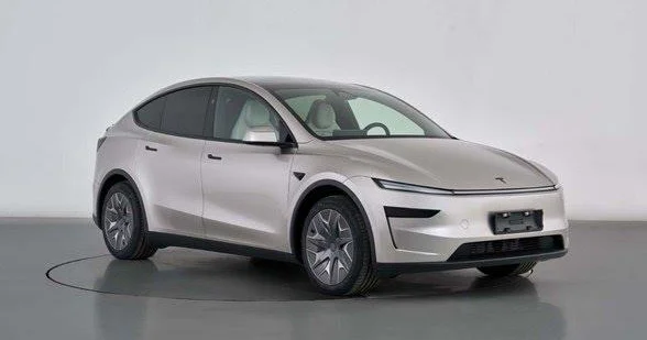 6 oturacaqlı avtomobil: “Tesla”nın yeni canavarı Çin bazarını silkələyəcək