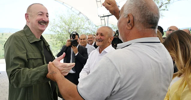Prezident Xocalı sakinləri ilə söhbətləşdi Fotolar Yenilənib