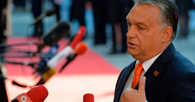 Zakarpatiyada kilsə yandırıldıqdan sonra macarlar təqib olunur...