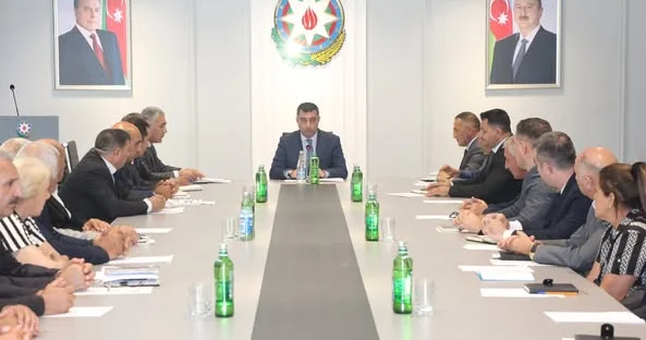 Yevlaxda kənd təsərrüfatı sahəsində görülən işlər və qarşıda duran vəzifələrə dair müşavirə keçirilib