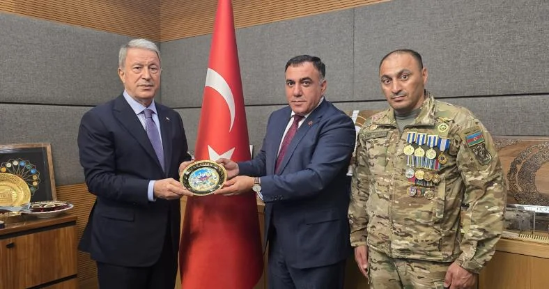 “Hulusi Akar Azərbaycan Silahlı Qüvvələri ilə fəxr etdiyini bildirdi” Emin Həsənli