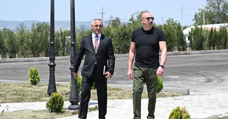 Prezident İlham Əliyev Xocalıda sakinlərlə bir arada FOTOLAR