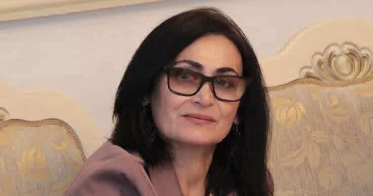 Öz xoşbəxtliyini başqalarına sərf edən xanım...