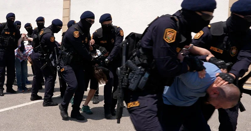 Yaxınları Bakıda həbs olunan Rusiya vətəndaşları ilə görüşdü