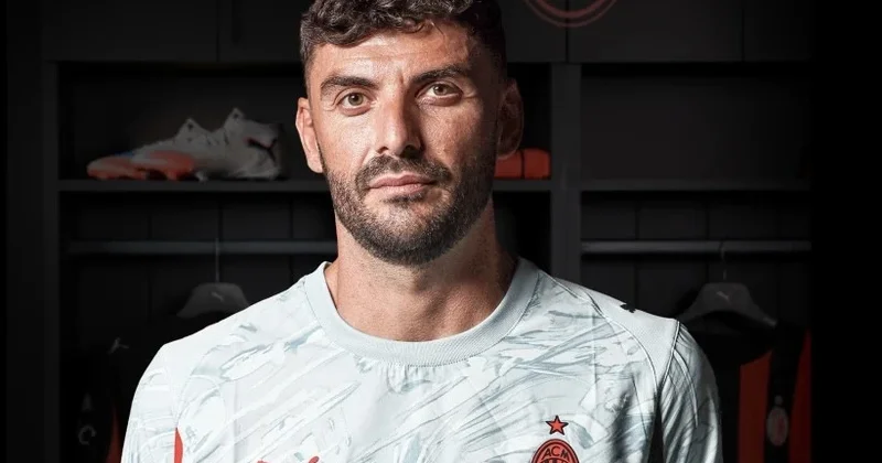 Milan italiyalı qolkiperi heyətinə qatıb RƏSMİ