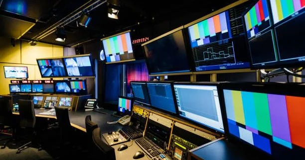 Гендерная дискриминация в эфире: Xəzər TV сделали выговор за главенство мужского голоса